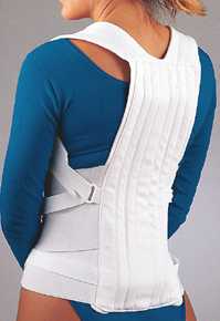 Typisches Taylor-Reklinationsmieder. Man sieht total wie wenig so ein teil im BWS Kyphose-Bereich korrigiert. Das zieht nur die Schultern zurück.