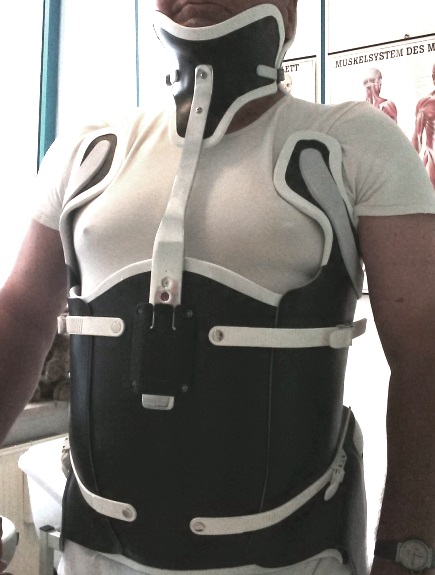 Korsett mit Bauchschale